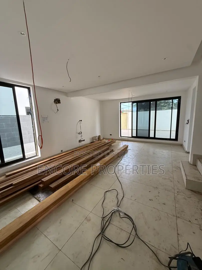 4bdrm Townhouse/Terrace in Labone for sale
