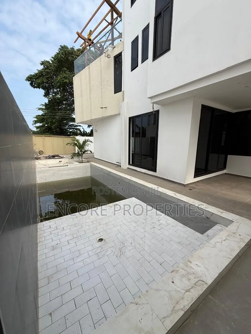 4bdrm Townhouse/Terrace in Labone for sale