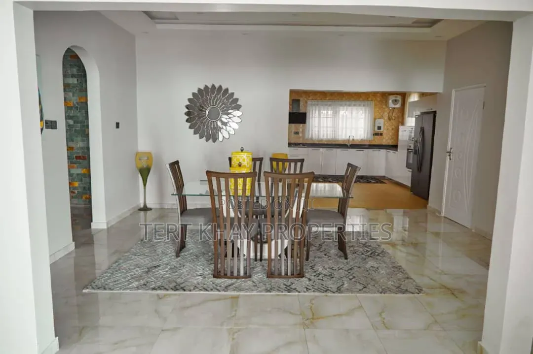 6bdrm House in Beach, Prampram for sale