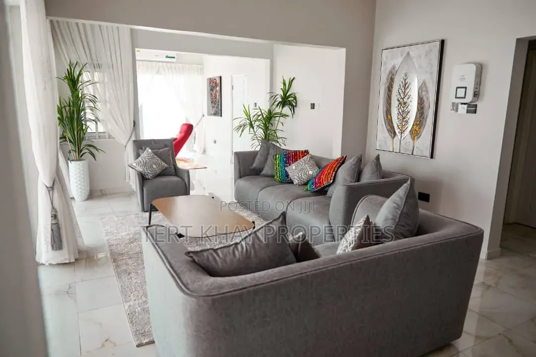 6bdrm House in Beach, Prampram for sale