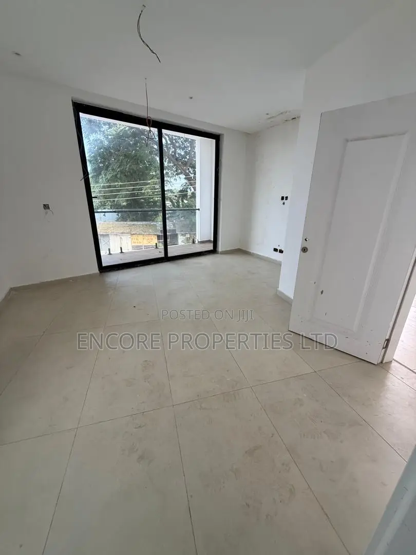 4bdrm Townhouse/Terrace in Labone for sale