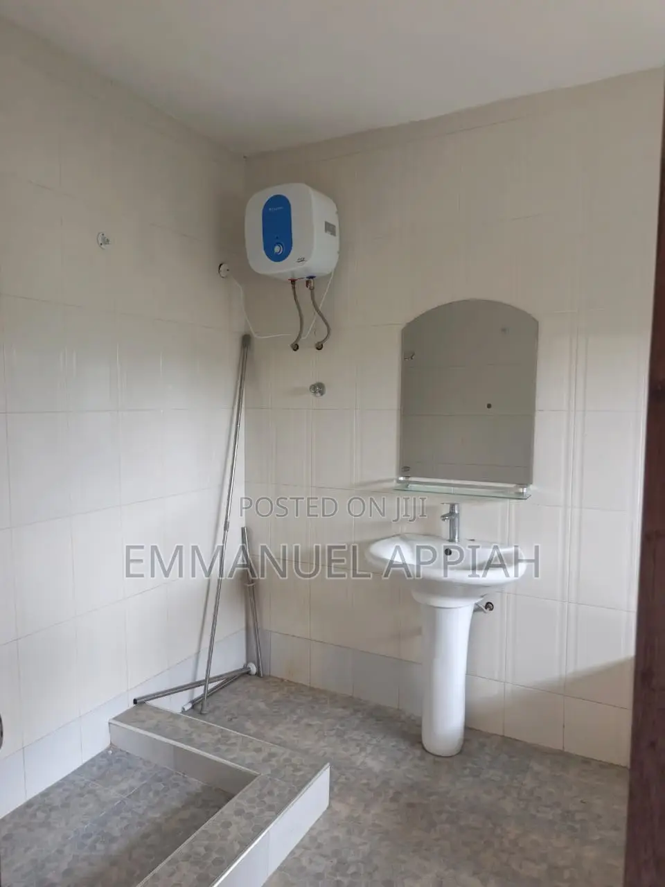 7bdrm House in Kwabenya Acp, Accra Metropolitan for rent