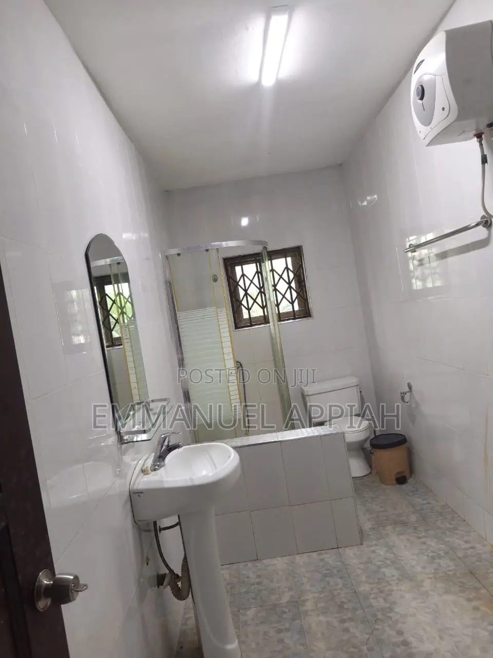7bdrm House in Kwabenya Acp, Accra Metropolitan for rent