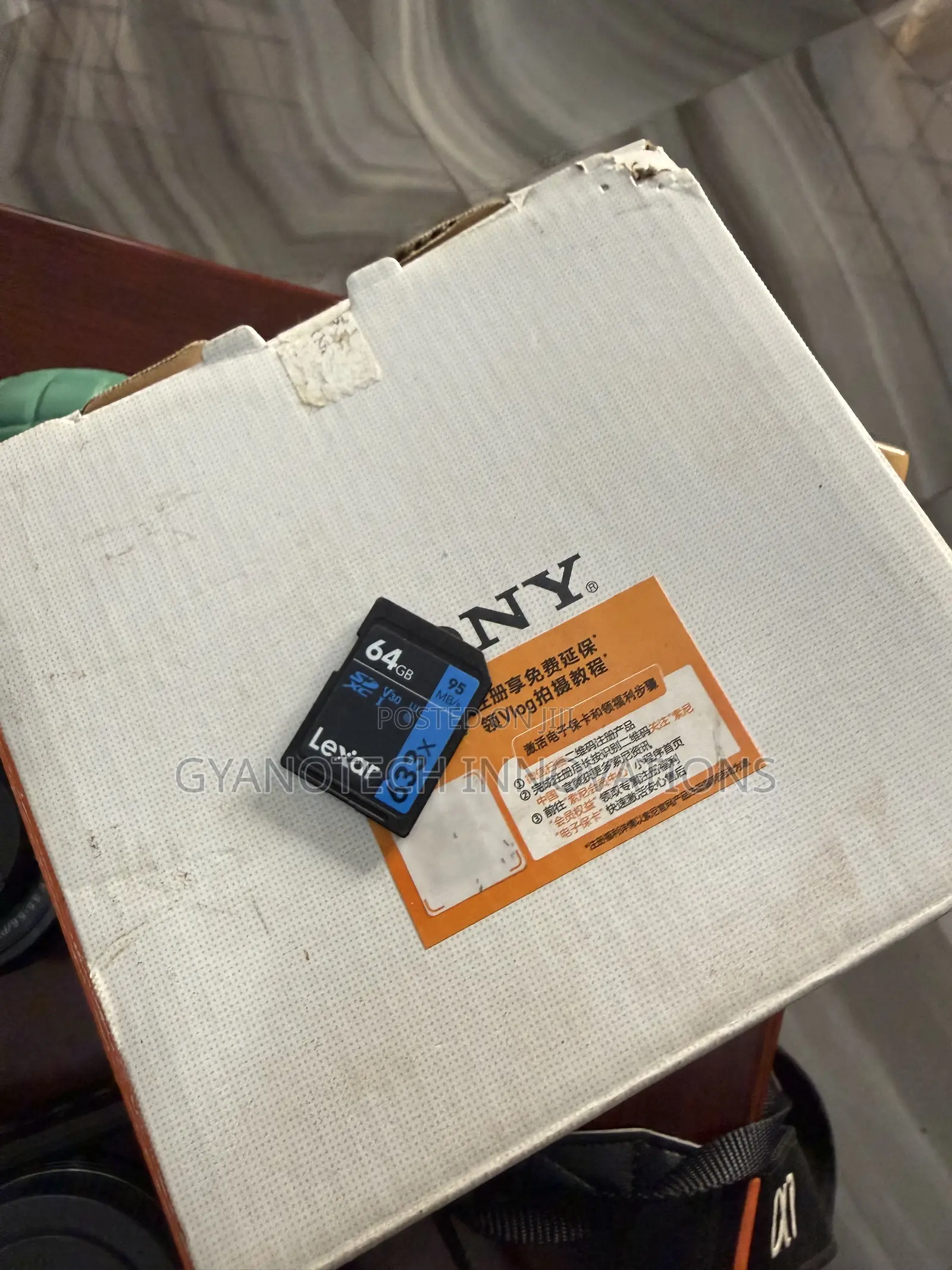Sony ZVE10