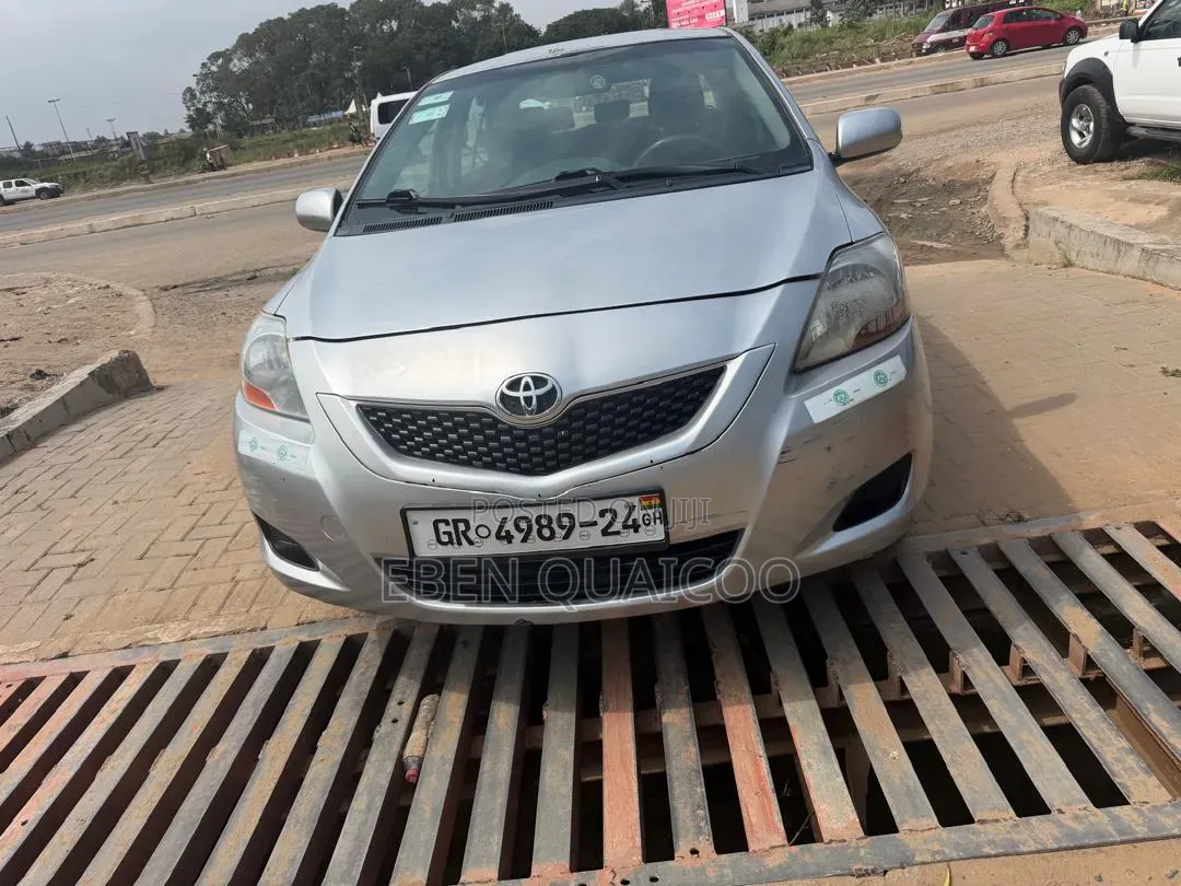 Toyota Yaris 2009 Silver