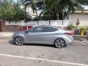 Hyundai Elantra Limited Sedan FWD (1.8L 4cyl 6A) 2016 Gray