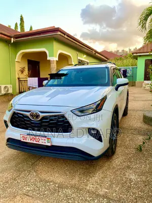 Toyota Highlander XLE AWD 2023 White