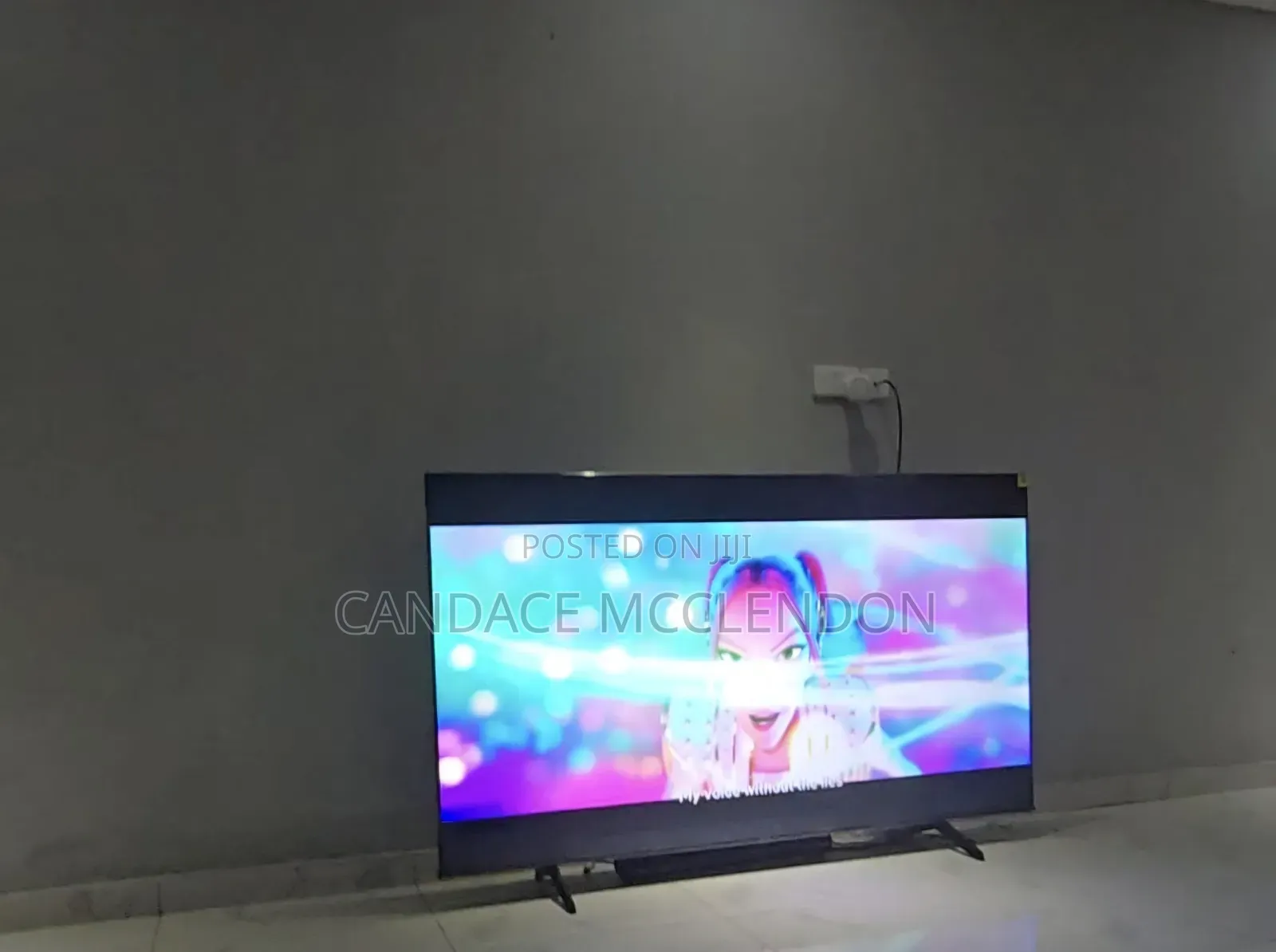 75" Hisense Smart TV – Excellent Condition