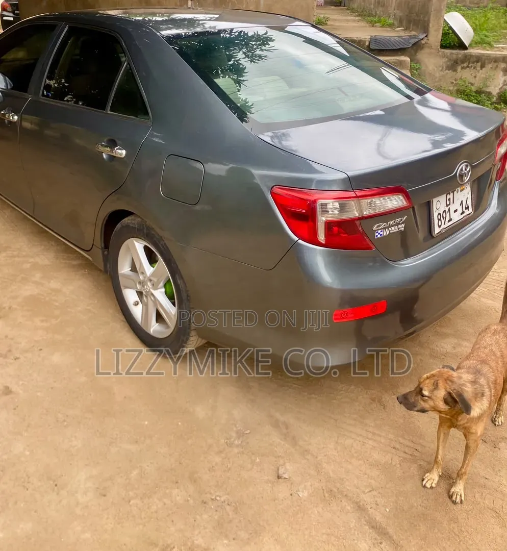 Toyota Camry LE 4dr Sedan (2.5L 4cyl 6A) 2012 Ivory