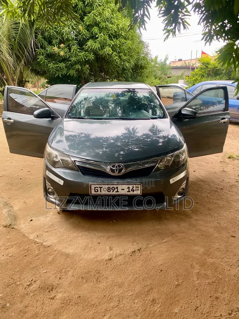 Toyota Camry LE 4dr Sedan (2.5L 4cyl 6A) 2012 Ivory