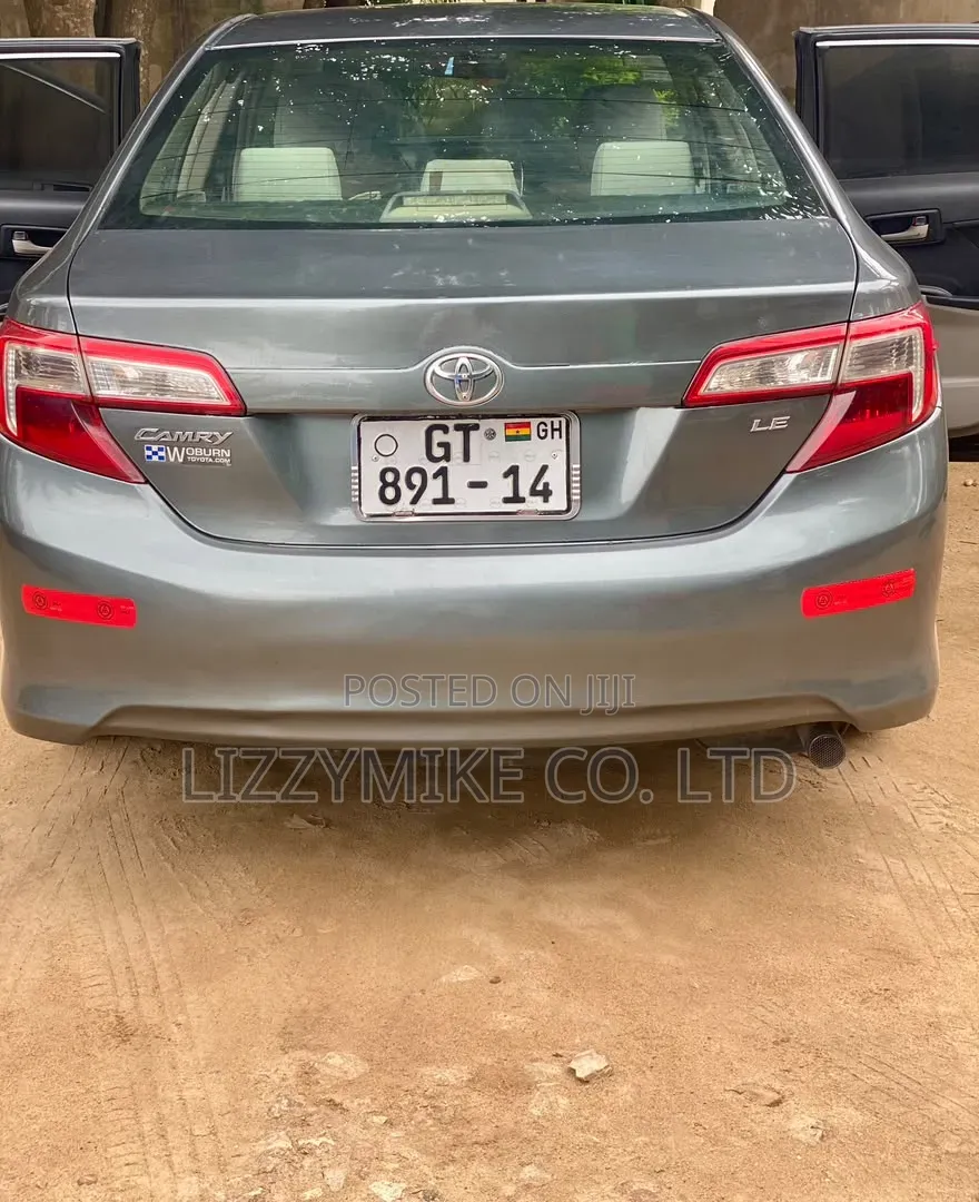 Toyota Camry LE 4dr Sedan (2.5L 4cyl 6A) 2012 Ivory