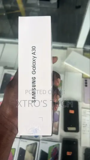 New Samsung Galaxy A30 64 GB Black