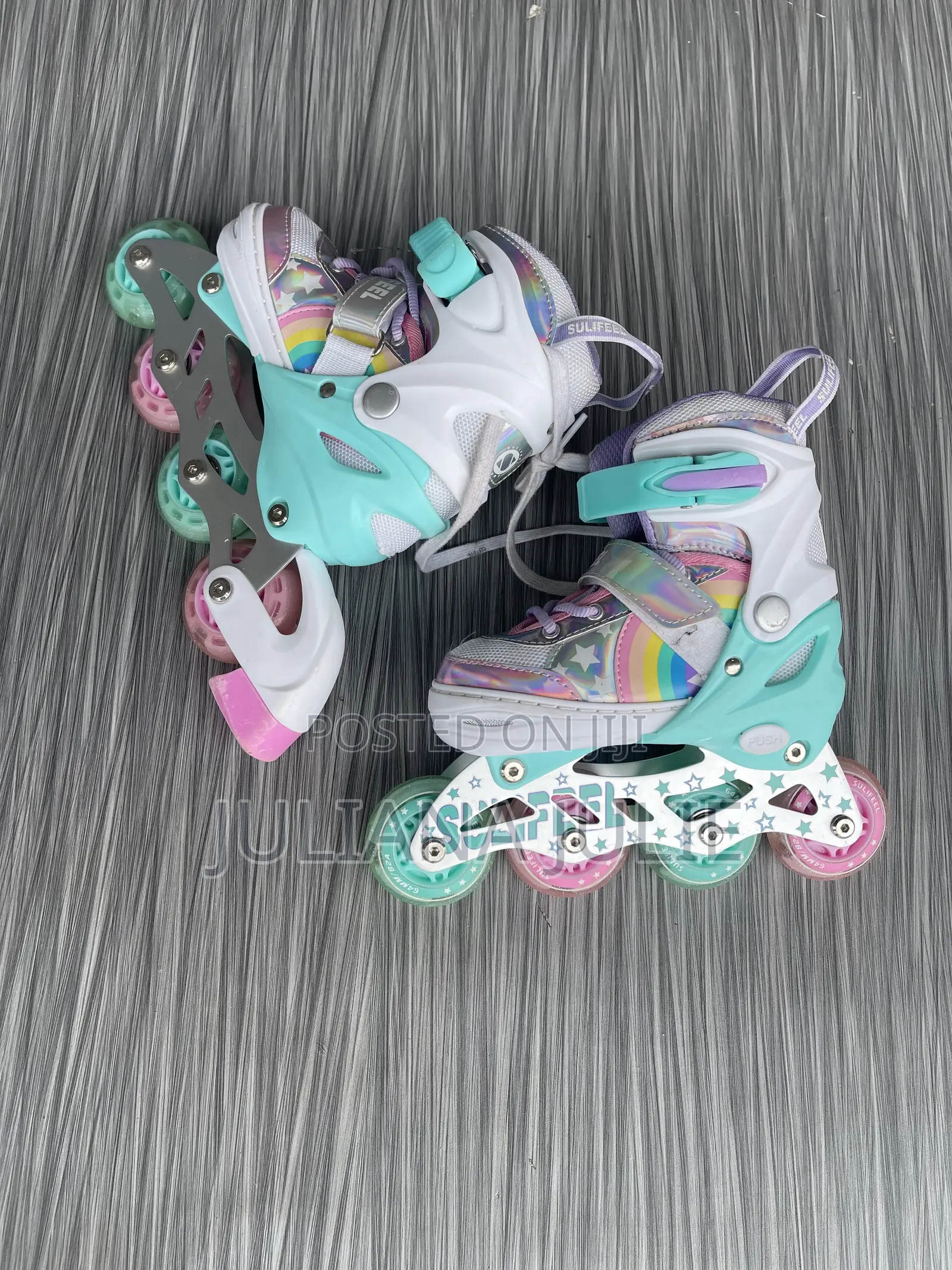 Original Kids Skating Shoes Available at Cool Price