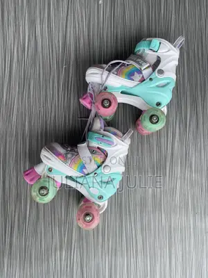 Original Kids Skating Shoes Available at Cool Price