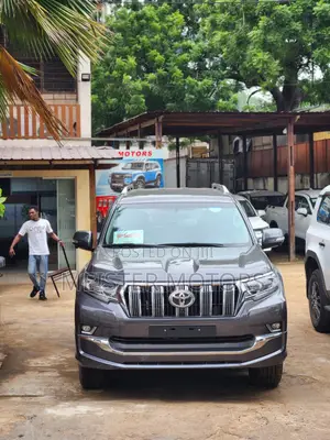 Toyota Land Cruiser Prado 2022 Gray