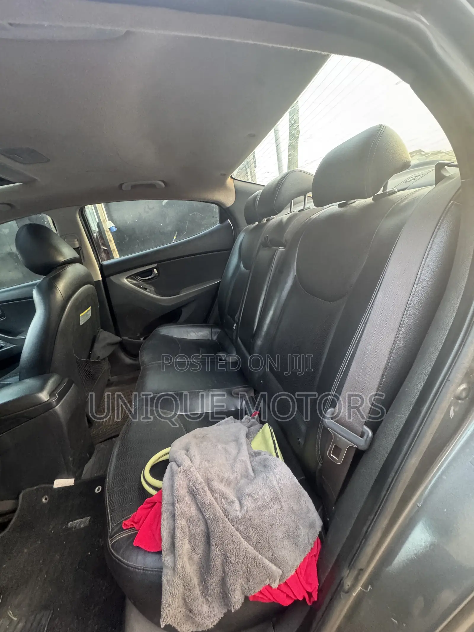 Hyundai Elantra Limited Sedan FWD (1.8L 4cyl 6A) 2013