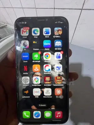 Apple iPhone XR 64 GB Red