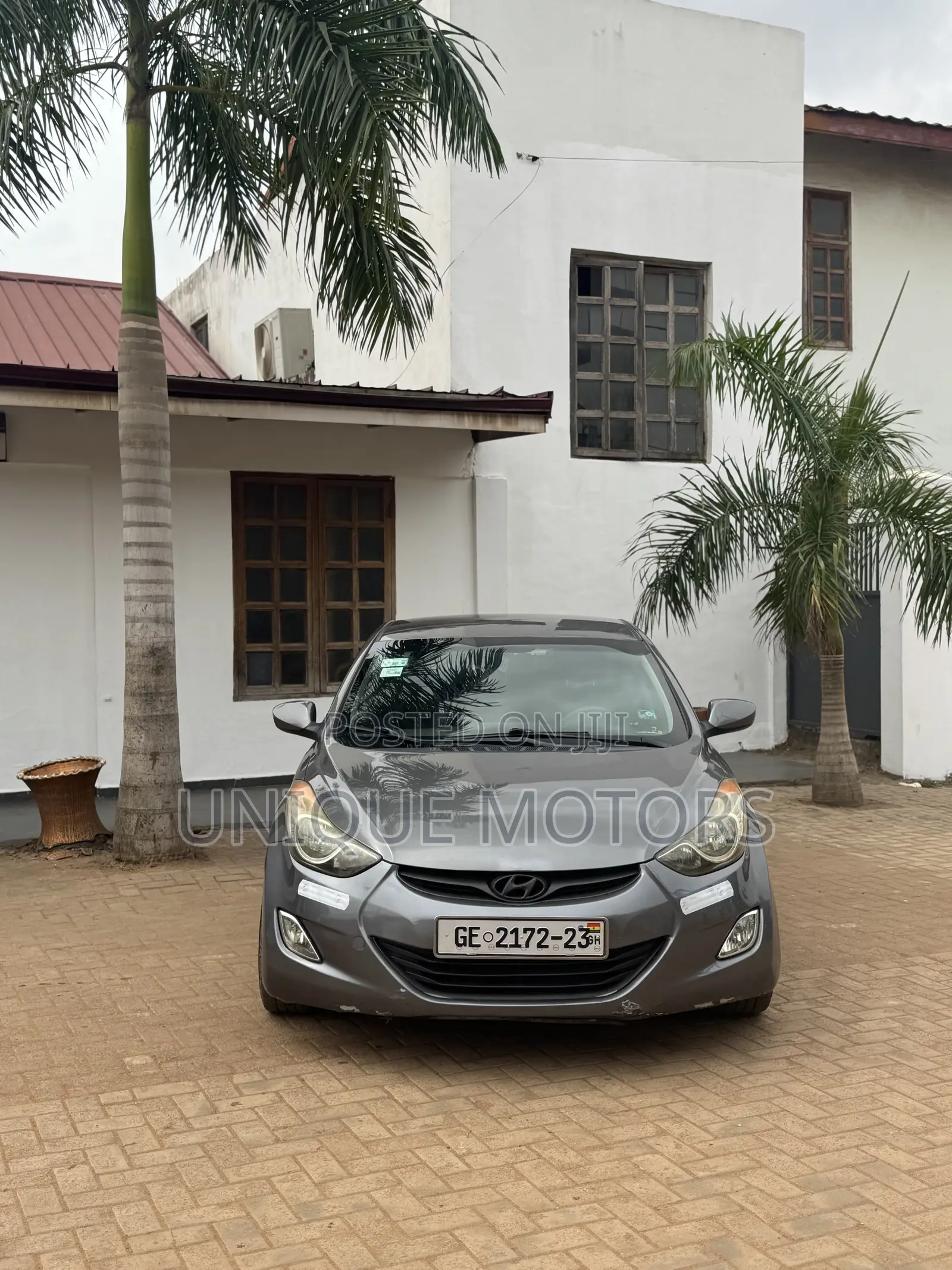 Hyundai Elantra GLS Sedan FWD (1.8L 4cyl 6A) 2013