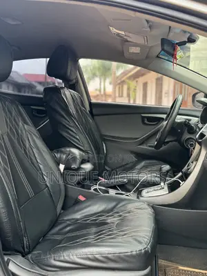 Hyundai Elantra GLS Sedan FWD (1.8L 4cyl 6A) 2013
