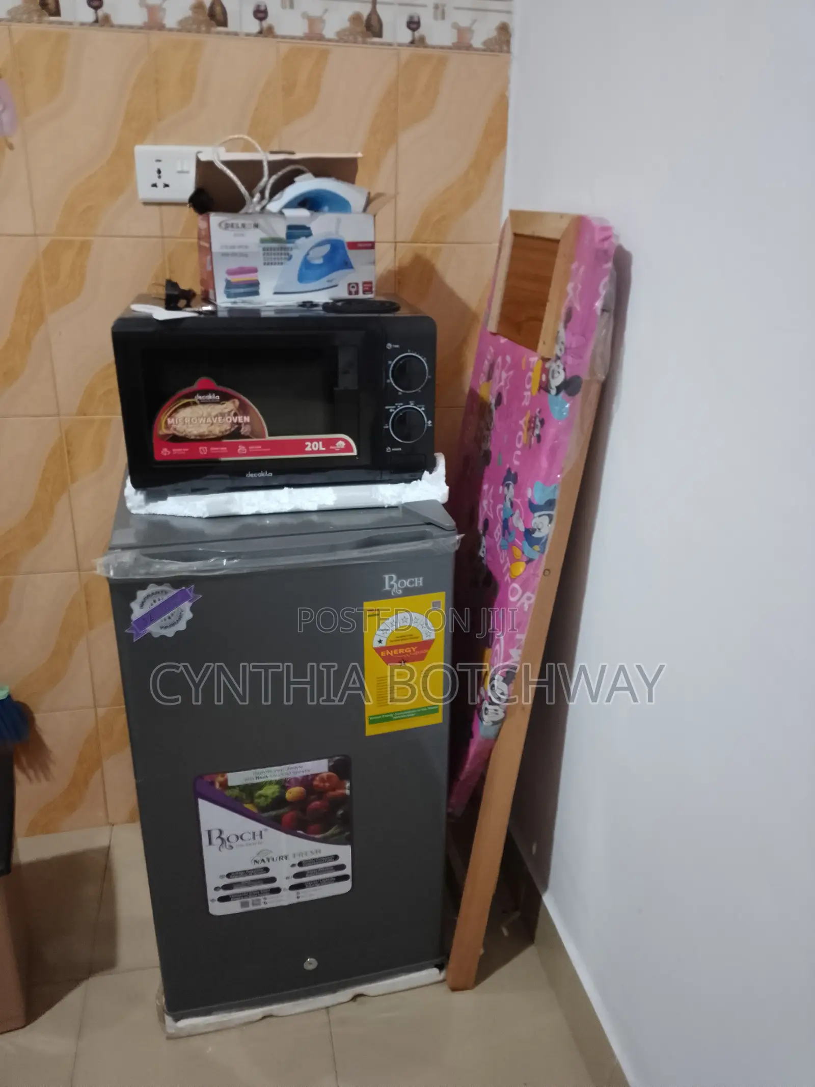 Room to Let: Furnished 2-Bedroom in Accra