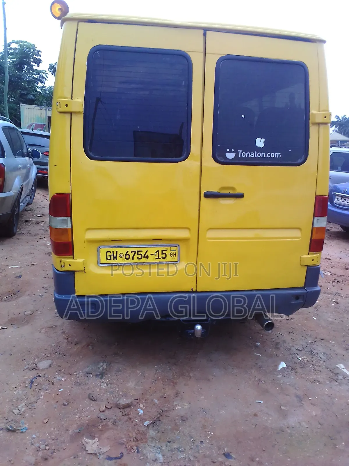 Mercedes-Benz Sprinter 2015 Yellow