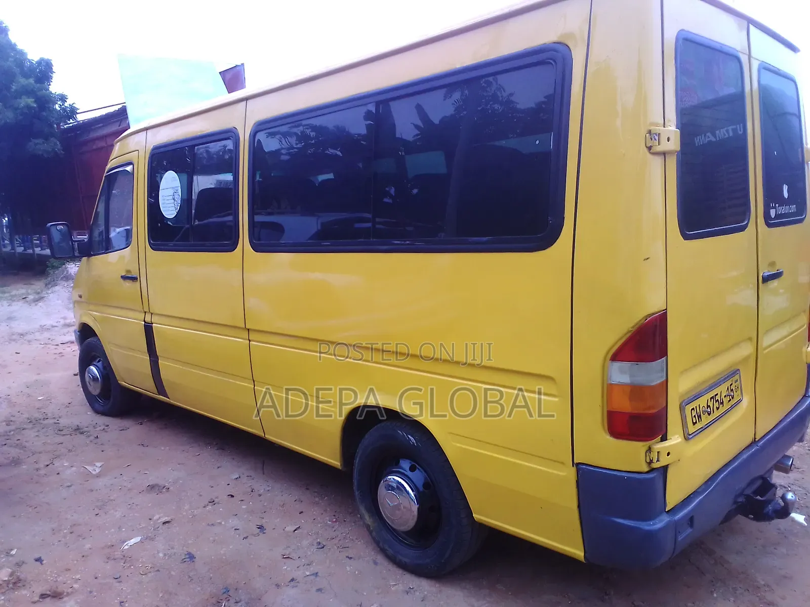 Mercedes-Benz Sprinter 2015 Yellow