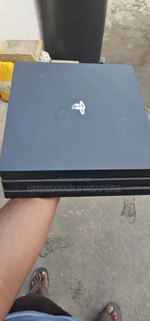 Ps4 Pro With 12 Solid Games With Pad