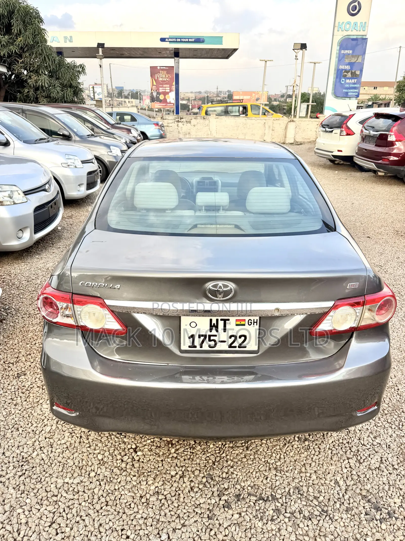 Toyota Corolla LE 4dr Sedan (1.8L 4cyl 4A) 2013 Gray