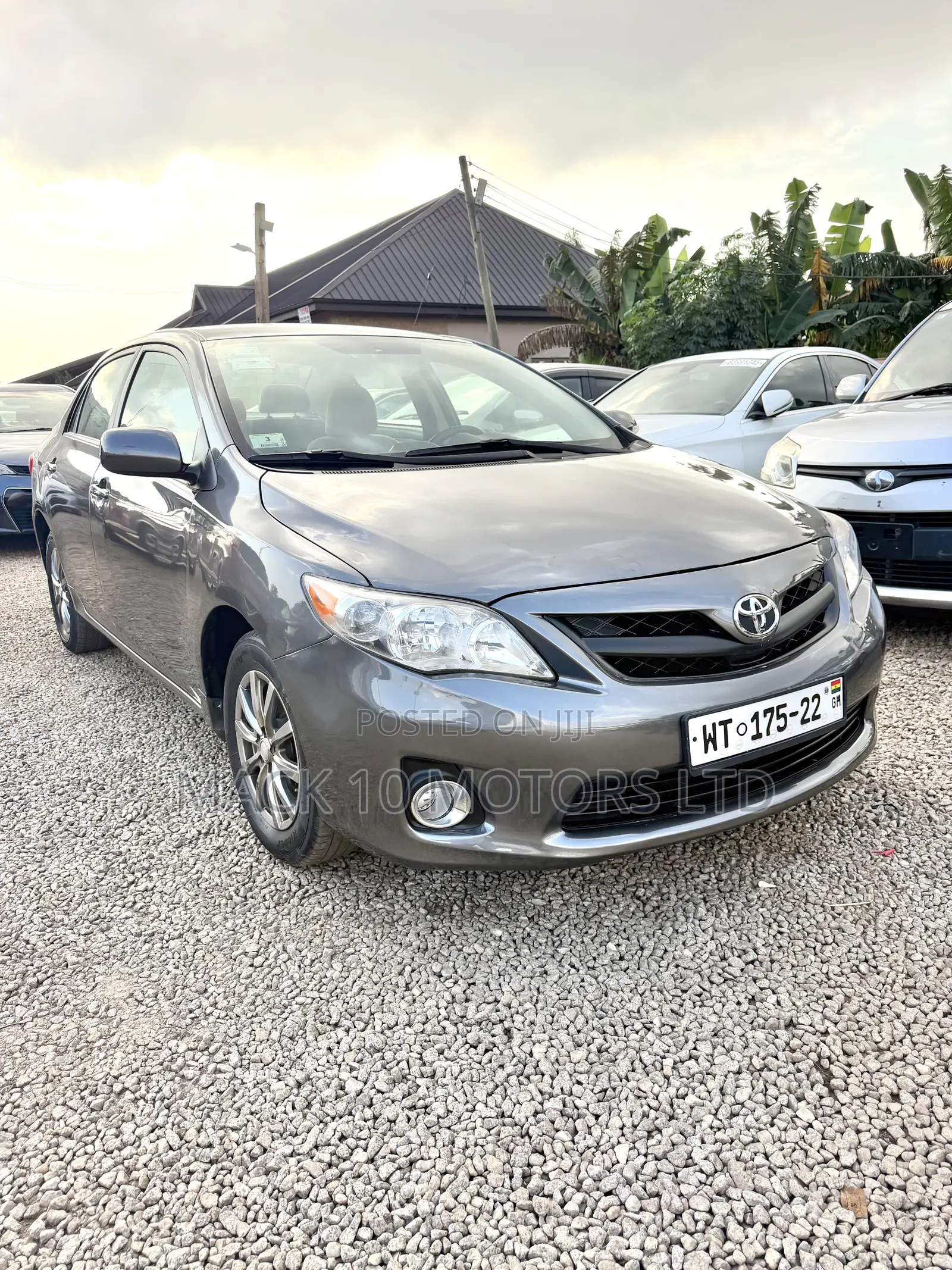 Toyota Corolla LE 4dr Sedan (1.8L 4cyl 4A) 2013 Gray