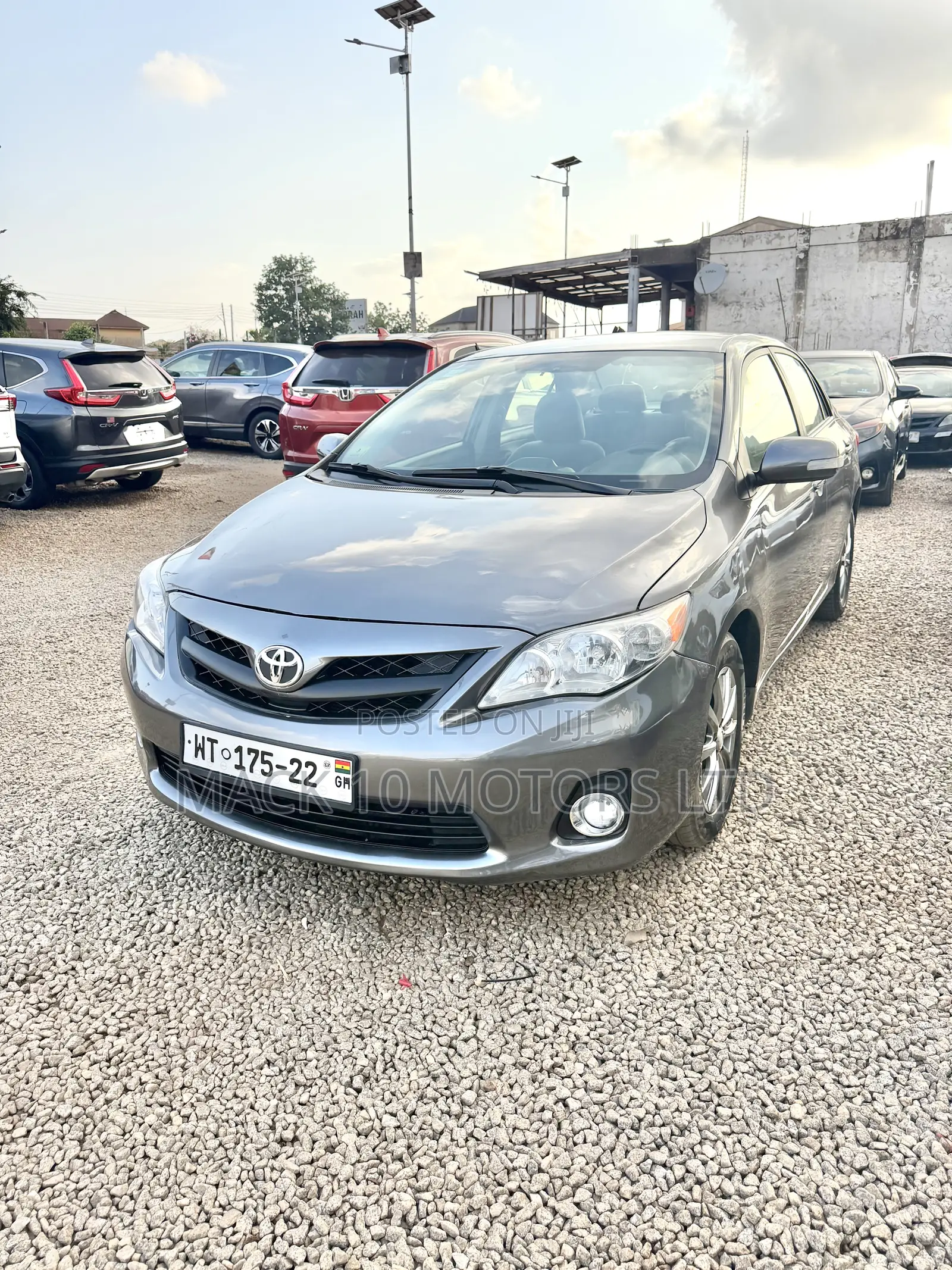Toyota Corolla LE 4dr Sedan (1.8L 4cyl 4A) 2013 Gray