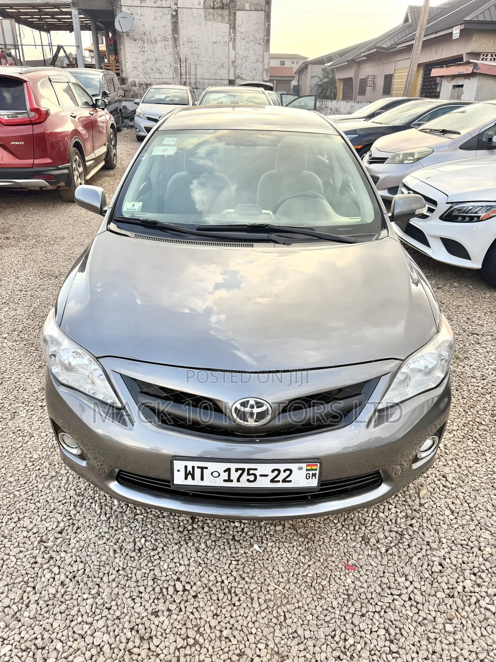 Toyota Corolla LE 4dr Sedan (1.8L 4cyl 4A) 2013 Gray