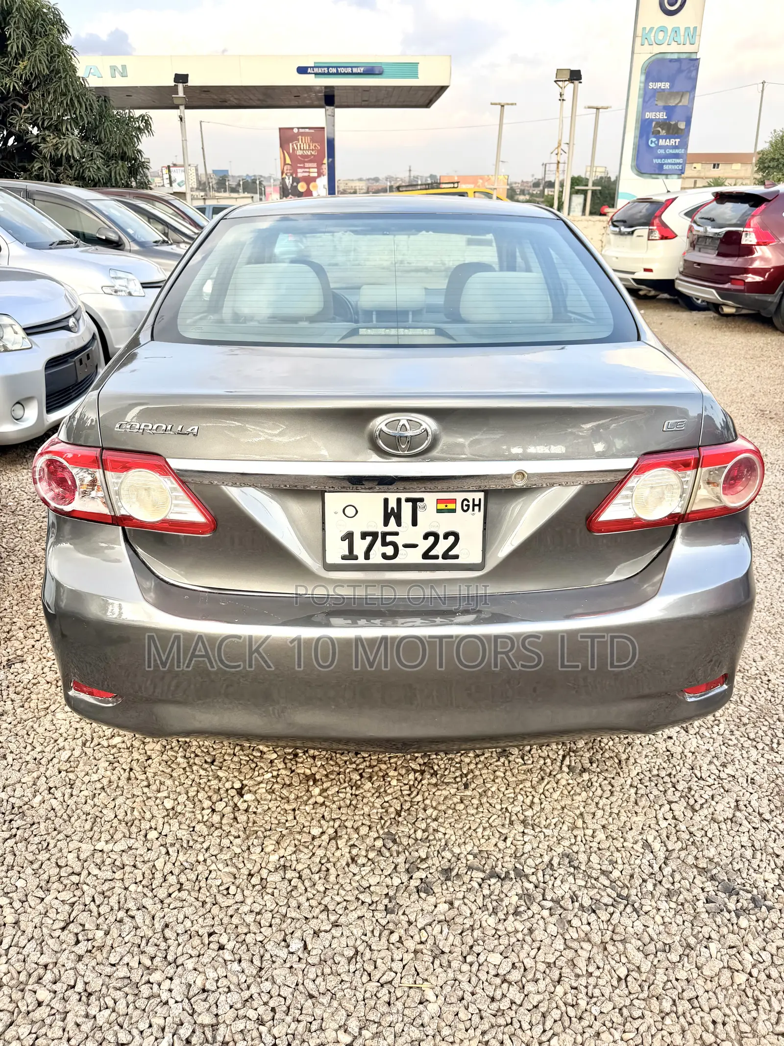 Toyota Corolla LE 4dr Sedan (1.8L 4cyl 4A) 2013 Gray