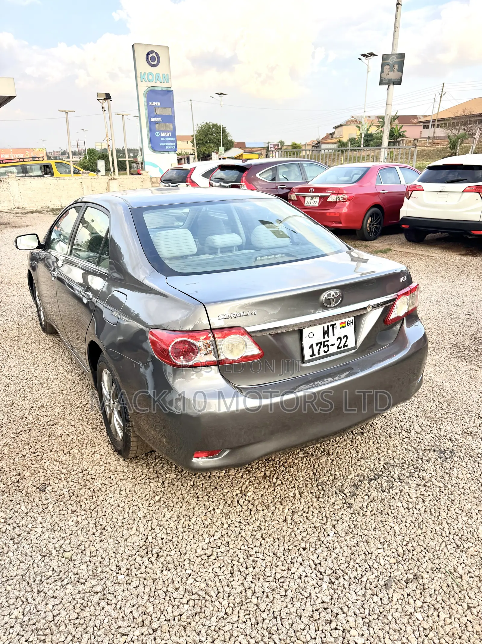 Toyota Corolla LE 4dr Sedan (1.8L 4cyl 4A) 2013 Gray