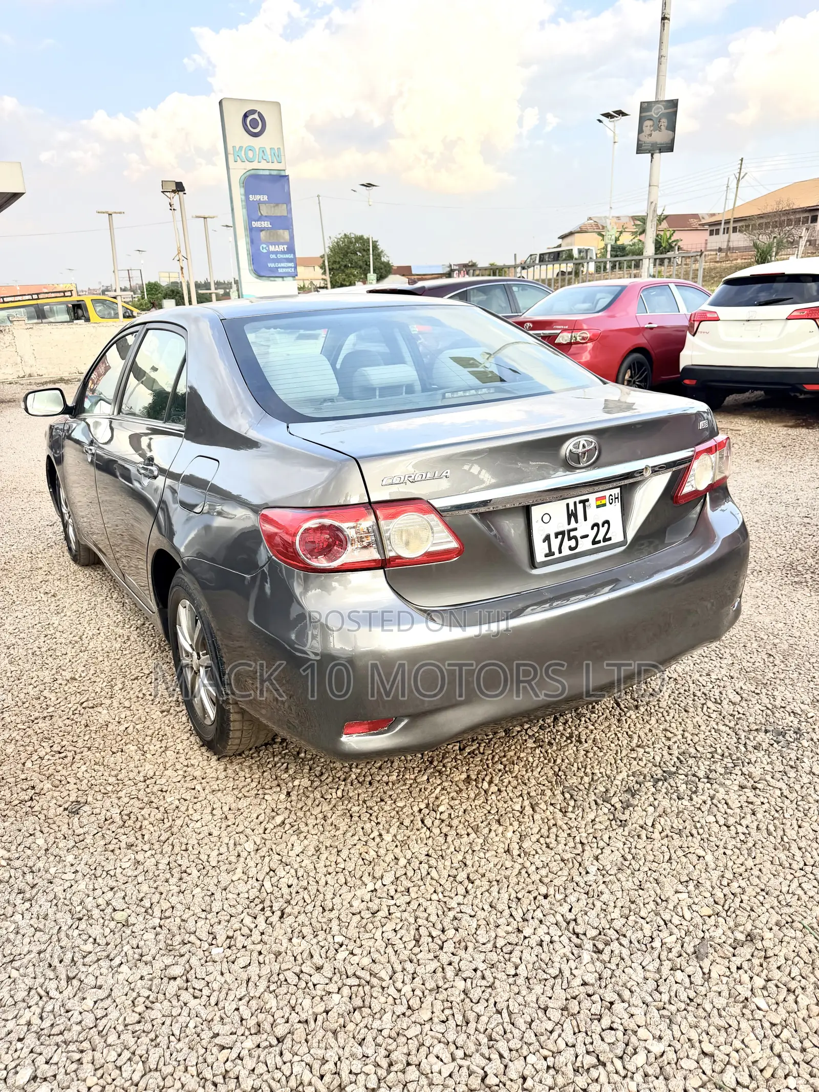 Toyota Corolla LE 4dr Sedan (1.8L 4cyl 4A) 2013 Gray