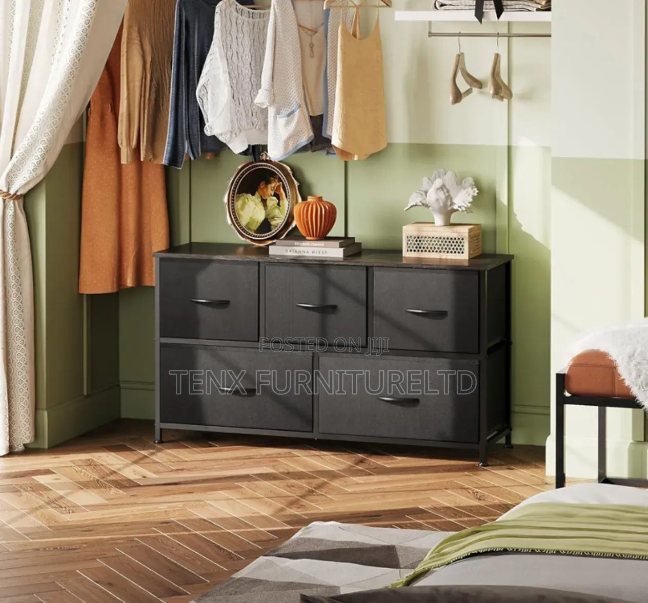 Chest of Drawers (Organize Media)