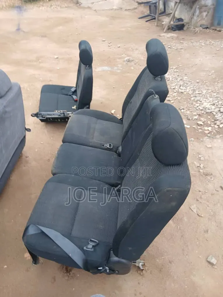 Voxyz Middle Seat