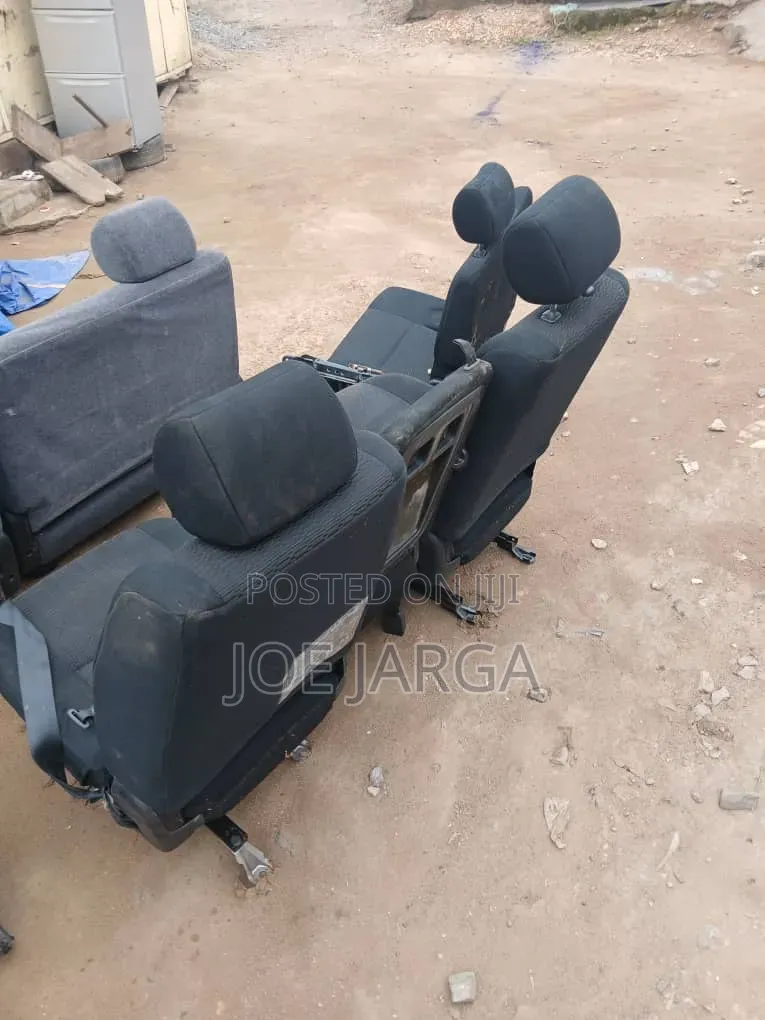 Voxyz Middle Seat