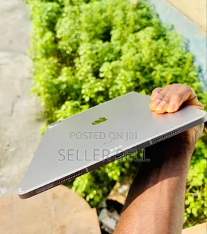 Apple iPad Pro 12.9 (2022) 128 GB Gray