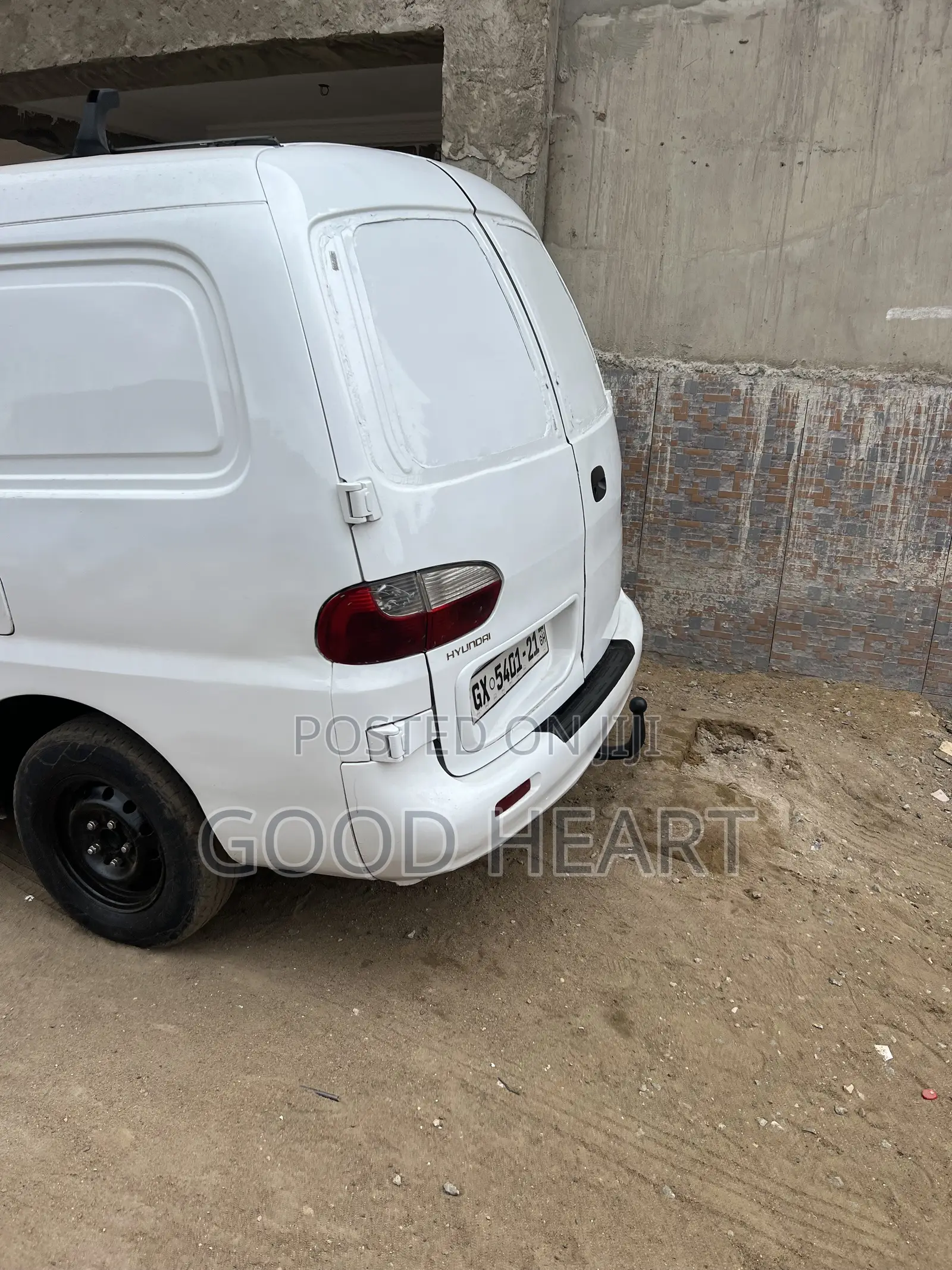 Hyundai Starex 2001 White