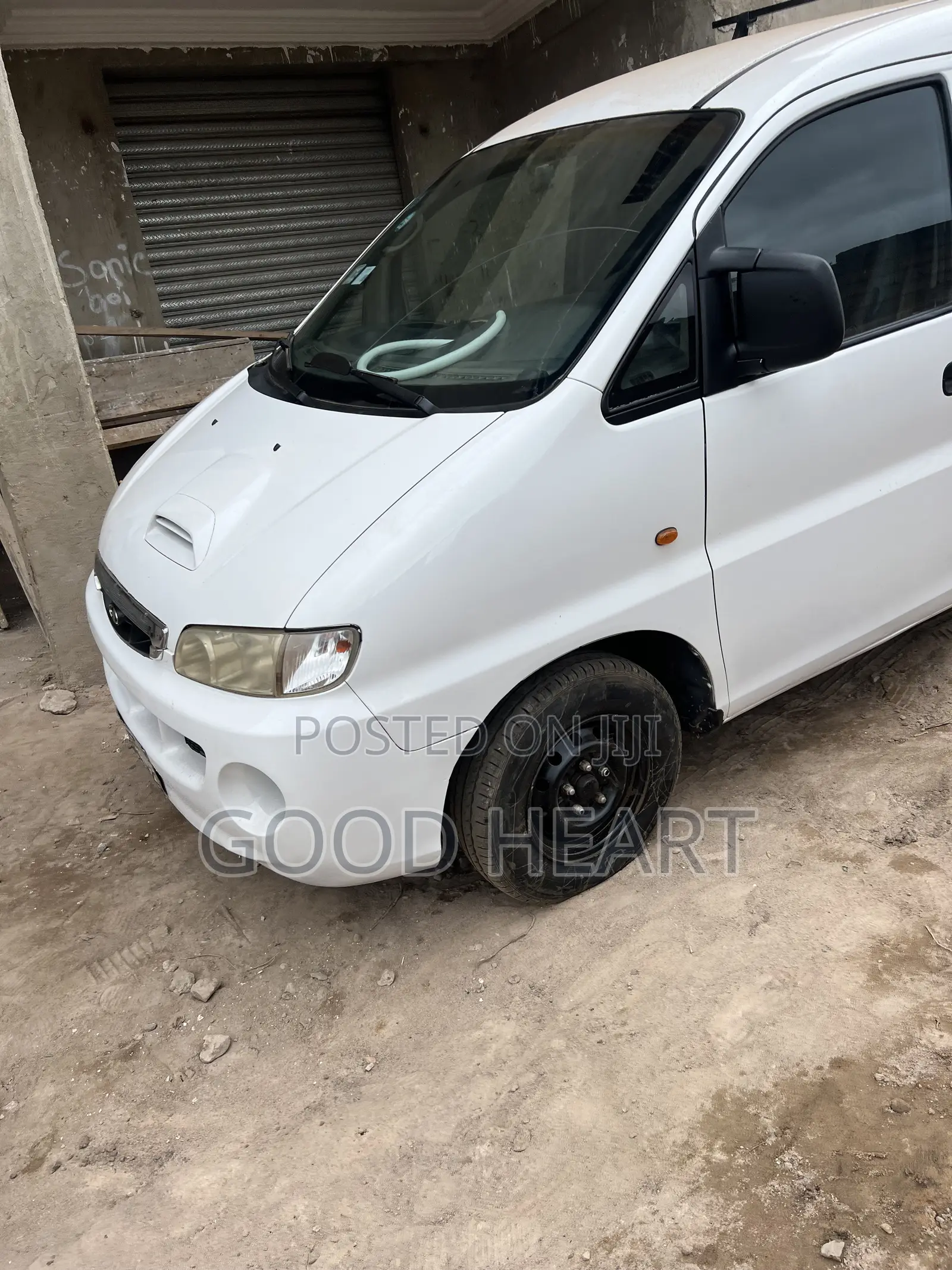 Hyundai Starex 2001 White
