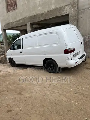 Hyundai Starex 2001 White