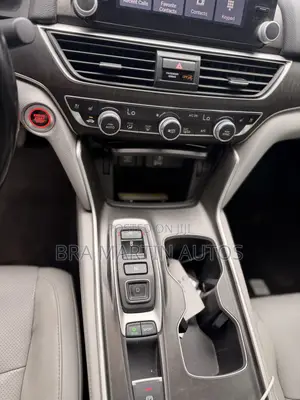 Honda Accord Touring 2.0T 2018 Silver
