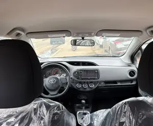 Toyota Yaris 2016 Silver