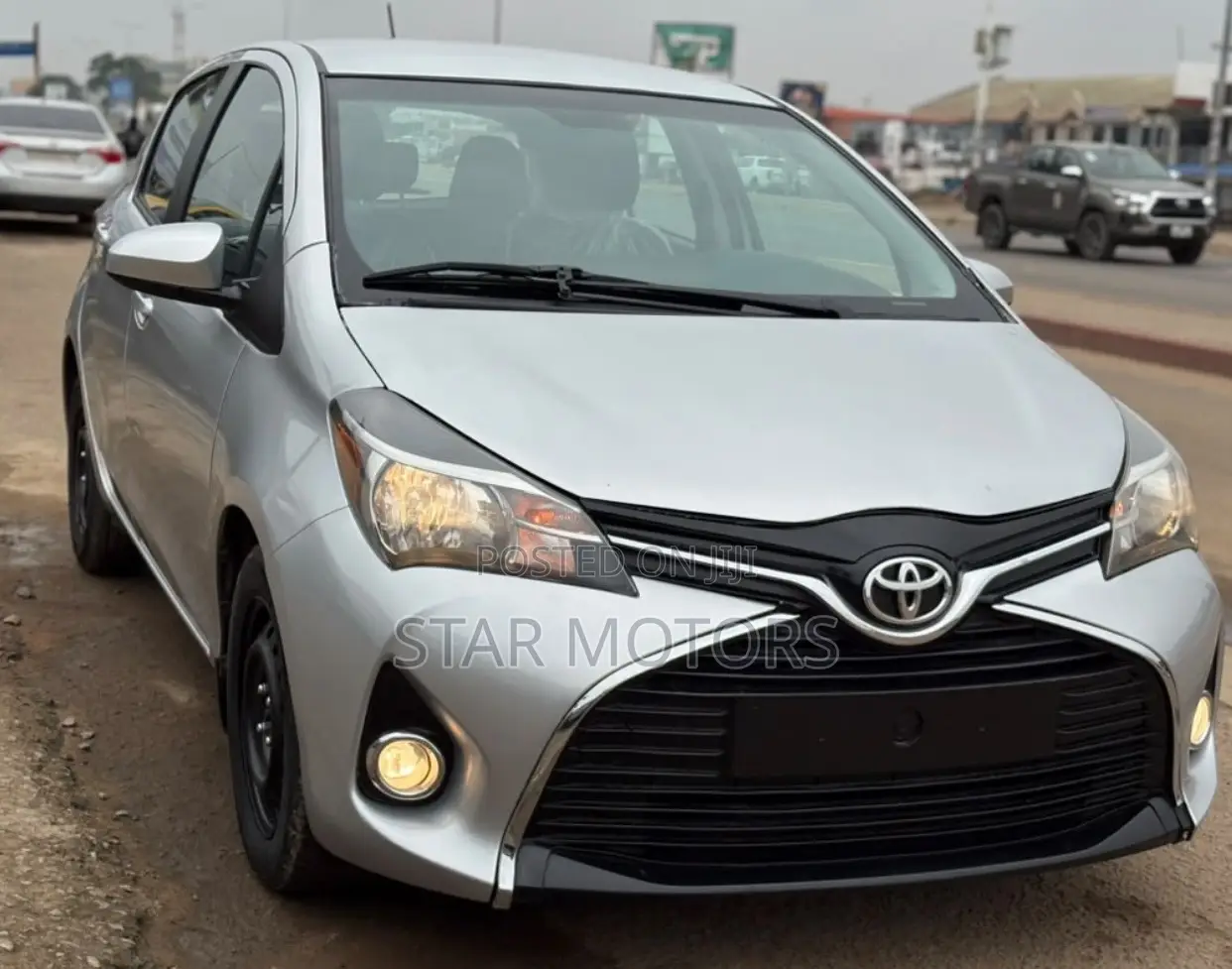 Toyota Yaris 2016 Silver