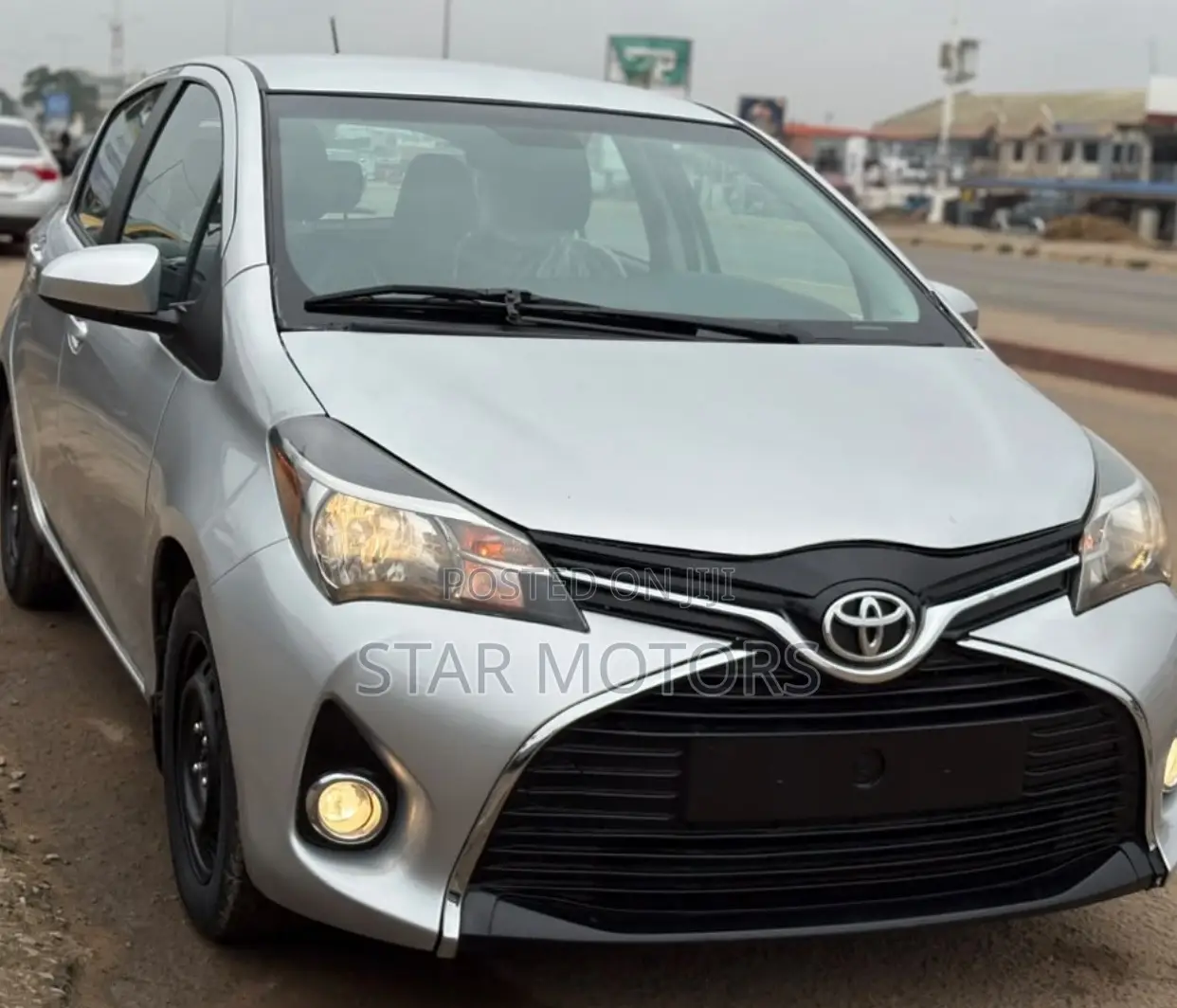 Toyota Yaris 2016 Silver