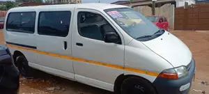 Toyota Grand HiAce 2002 White