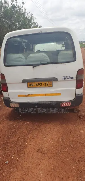 Toyota Grand HiAce 2002 White