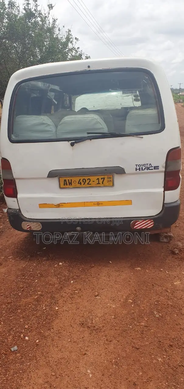Toyota Grand HiAce 2002 White