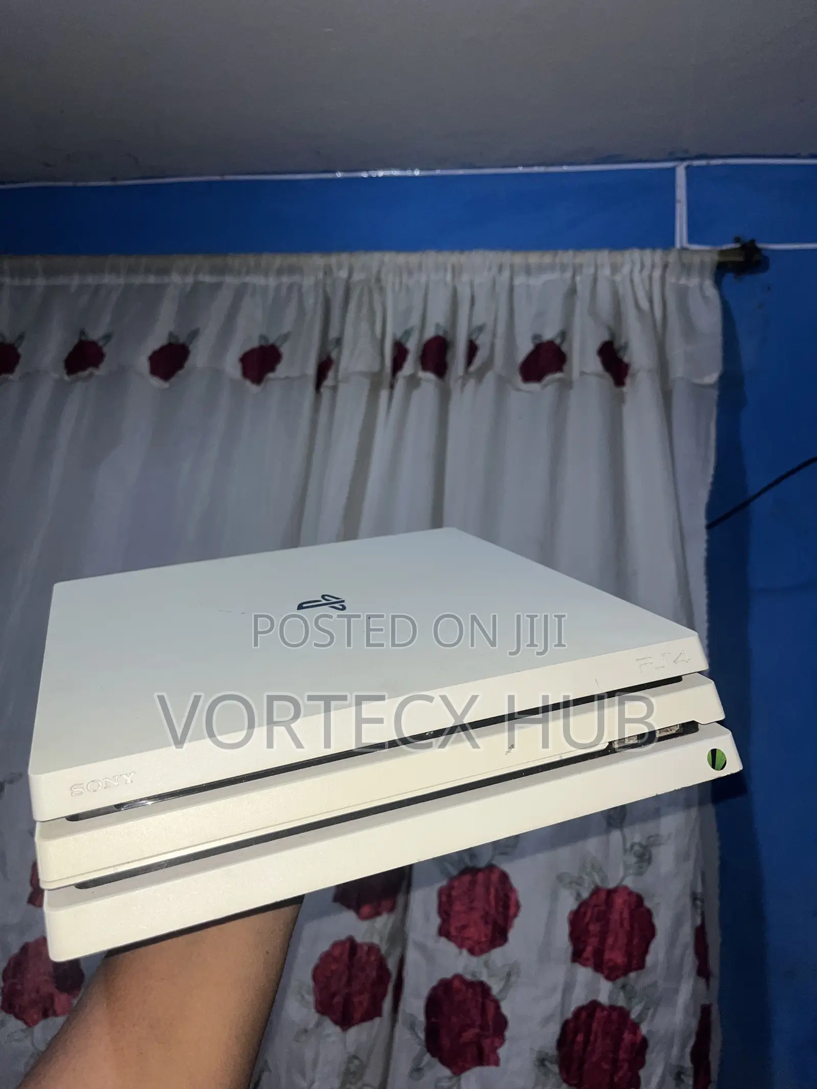 PlayStation 4 Pro 1TB 5 Offline Games