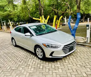 Hyundai Elantra SEL 2018 Silver